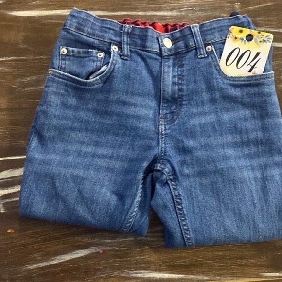 Levi Strauss  size 16 regular w 28. L30 like new  has adjustable waist - Picture 1 of 5
